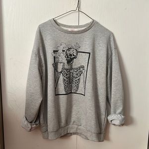 Grey sweat shirt